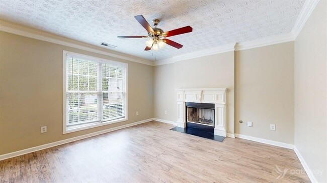 Building Photo - 4024 Riverside Pkwy
