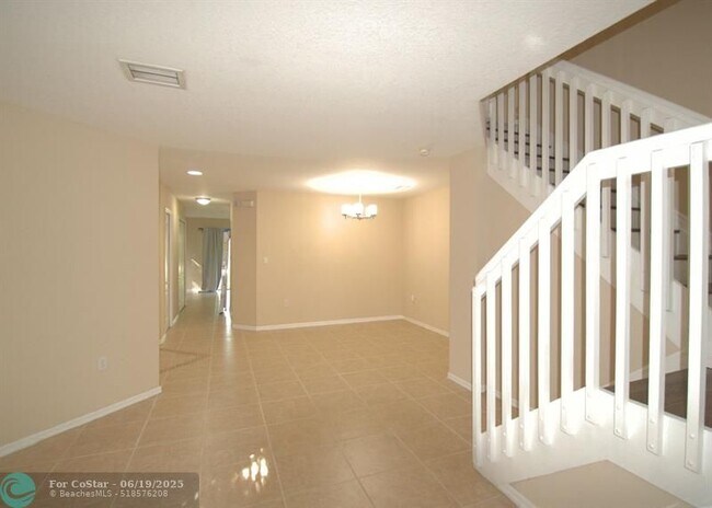 Building Photo - 3001 SW 128th Ave