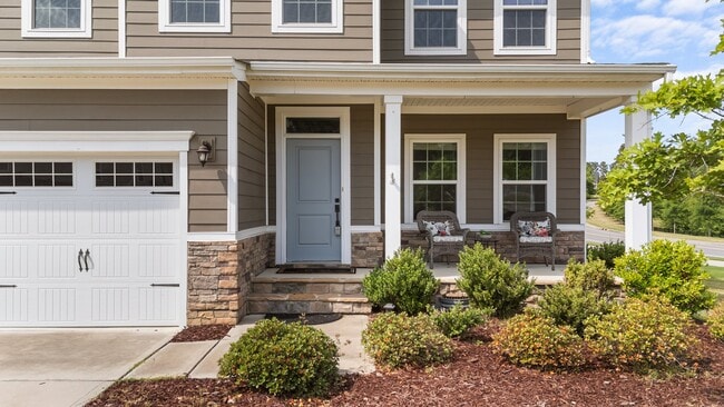 Building Photo - 3700 Horton Hill Dr