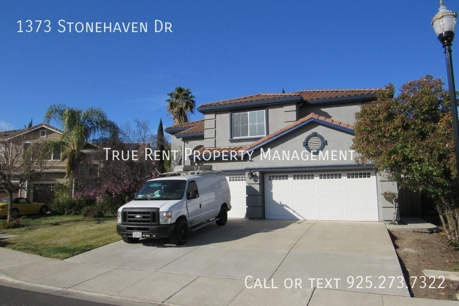 Primary Photo - Beautiful 4 Bedroom, 3 Full Bath in Perfec...