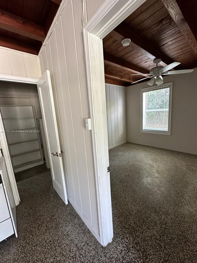 Foto del edificio - 216 SE 23rd Ave