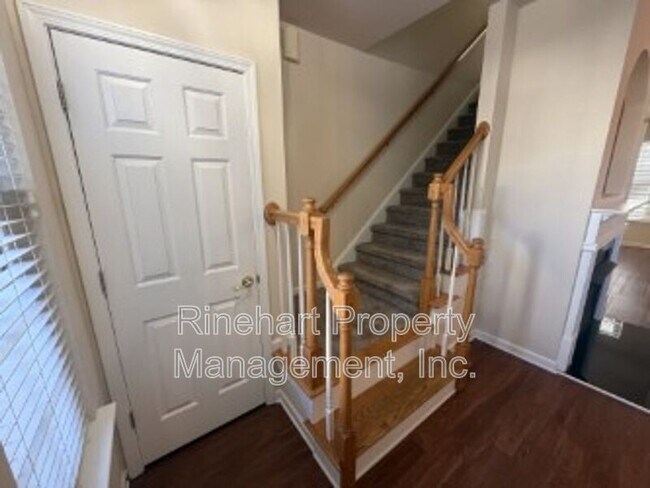 Foto del edificio - 2413 Woodridge Dr