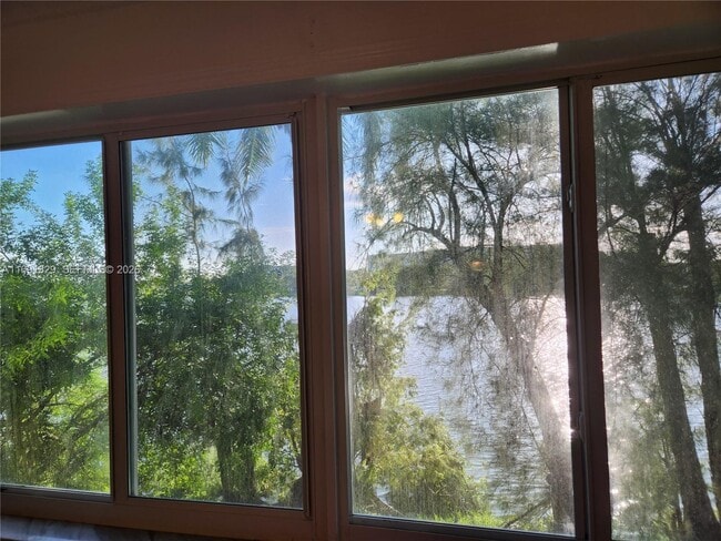 Building Photo - 14850 Naranja Lakes Blvd