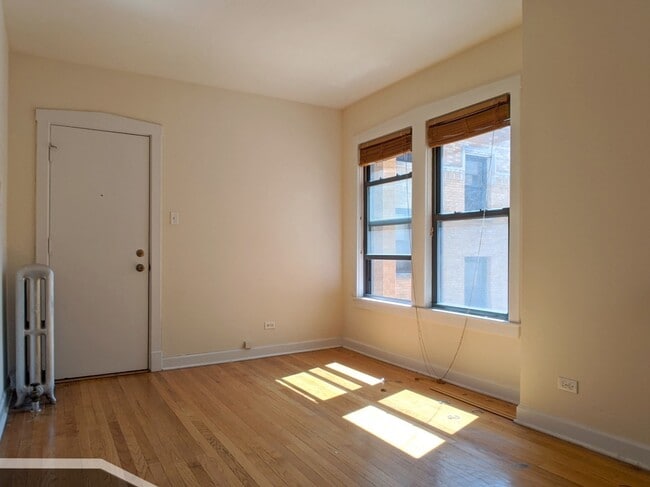 Building Photo - 2617.5 N Spaulding Ave