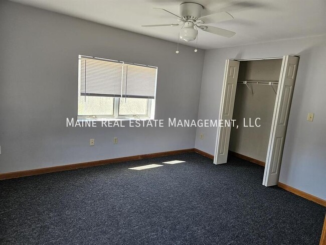 Foto del edificio - 944 Fuller Rd