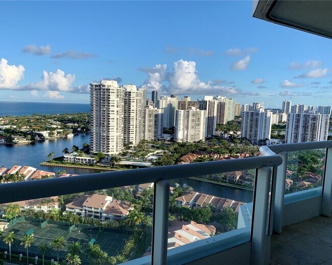 Building Photo - 21055 Yacht Club Dr