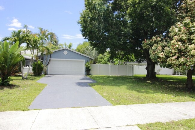 Building Photo - 134 Sparrow Dr
