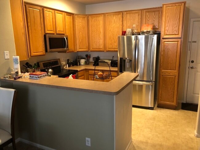 Building Photo - Beautiful Townhome in Stony Bridge Circle