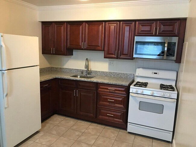 Building Photo - 5707 Adleigh Ave