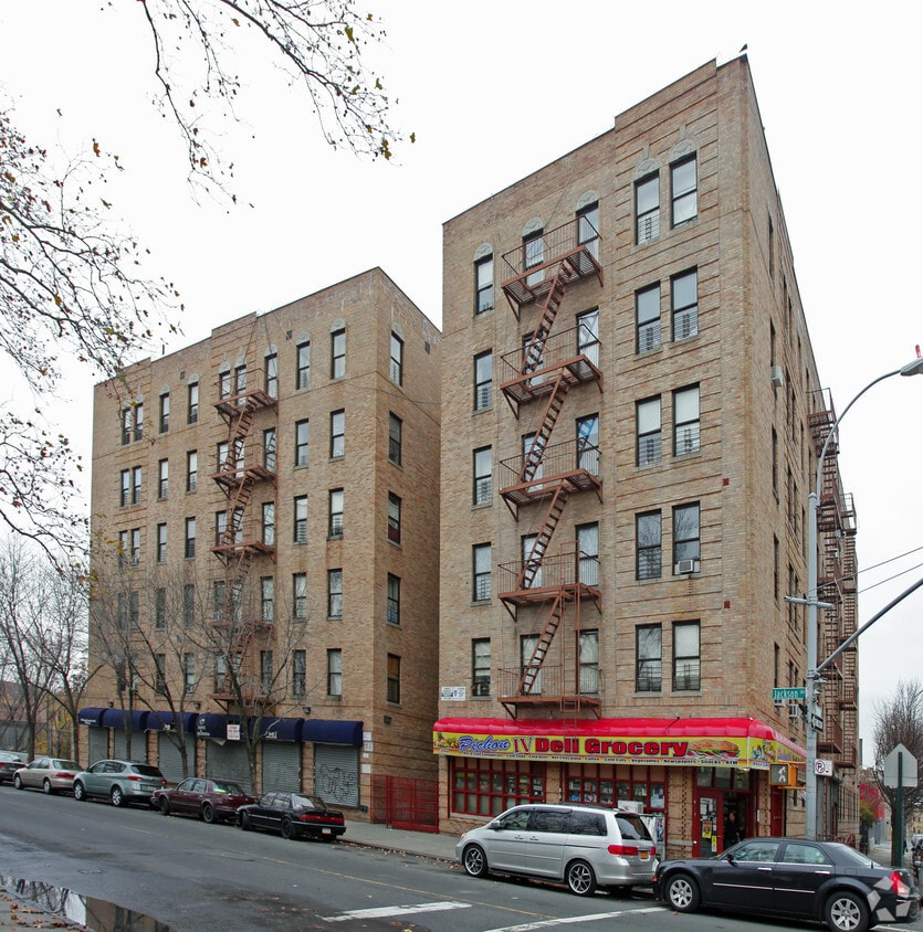 390 Jackson Ave - Timpson Place