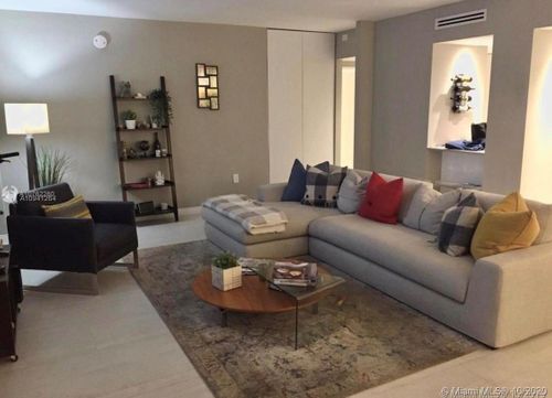Foto del edificio - 3375 N Country Club Dr