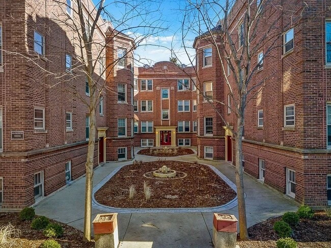 Building Photo - 3817 N Lawndale Ave