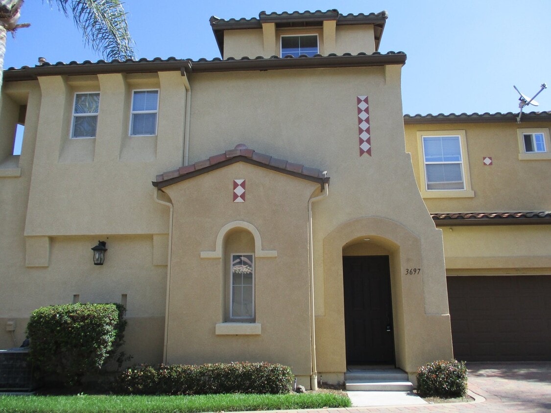 Foto principal - Calvera HIlls 2 bedroom 2 bath plus den To...