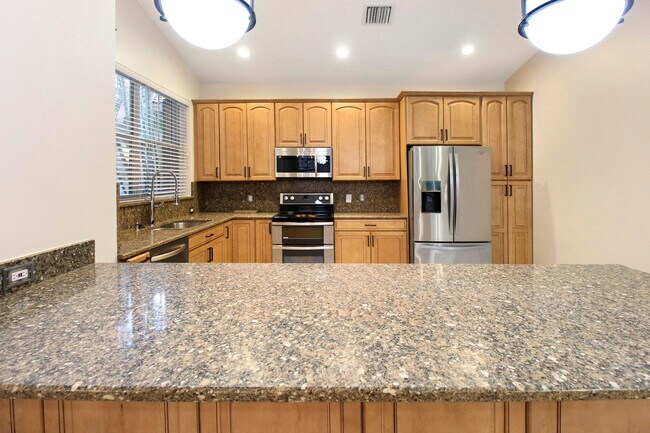 Foto del edificio - 5840 NW 122nd Terrace