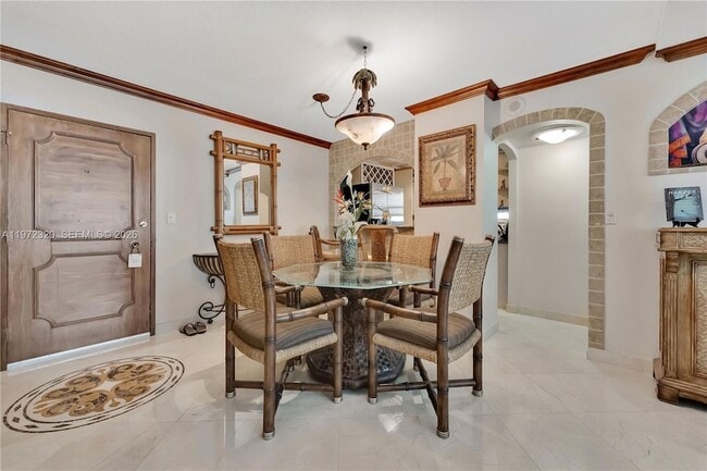 Photo - 5555 Collins Ave Apartment