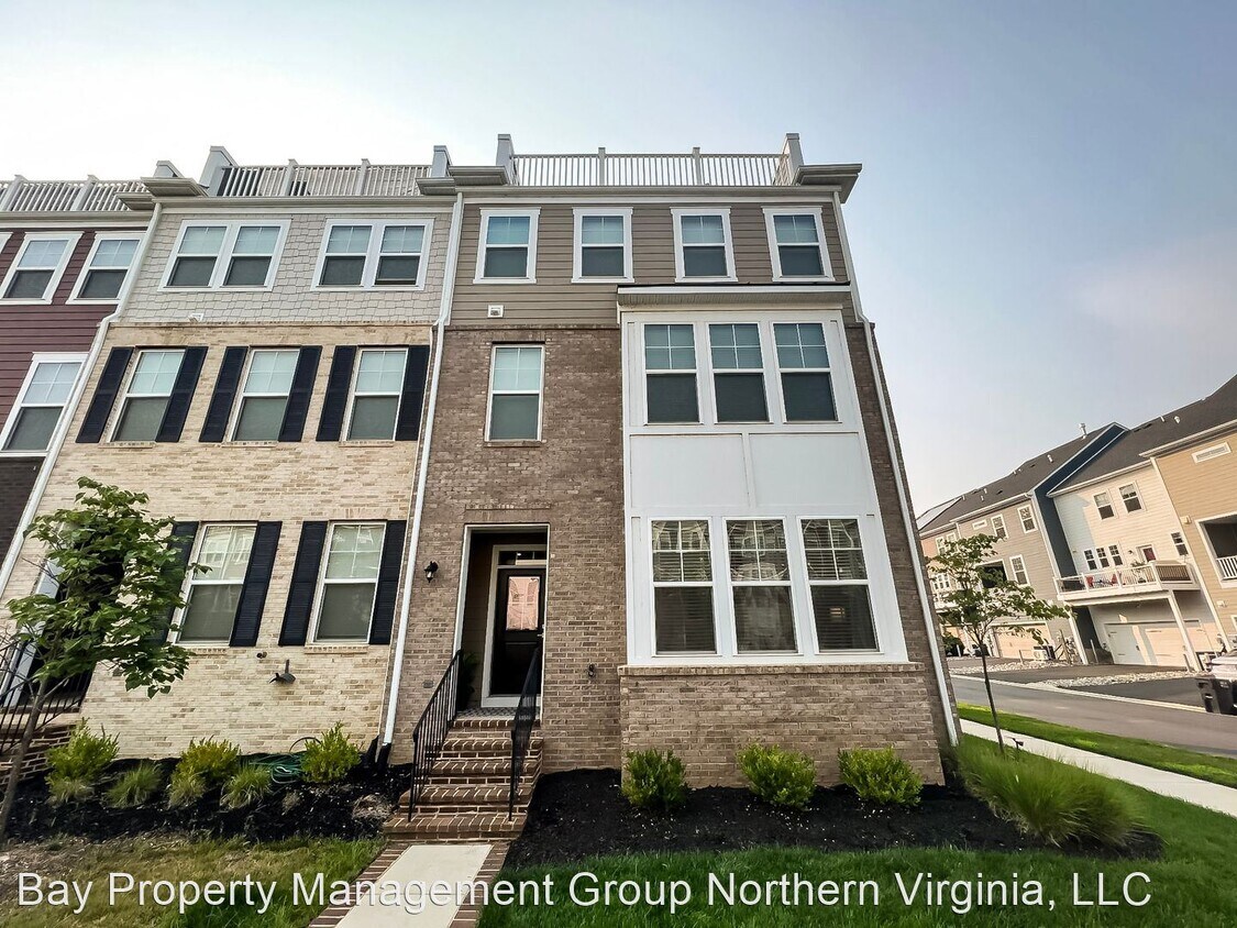 Primary Photo - 4 br, 3.5 bath House - 17650 Falcon Height...