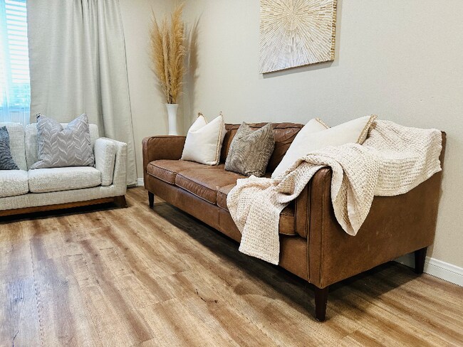 Foto del edificio - 1647 N Lake Ave