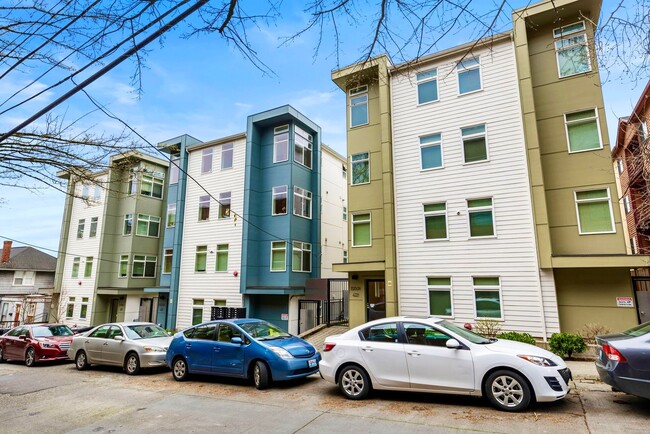 Interior Photo - Radian Apartments