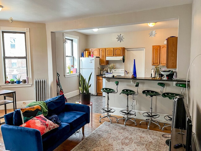 Photo - 1066 Commonwealth Ave Apartments