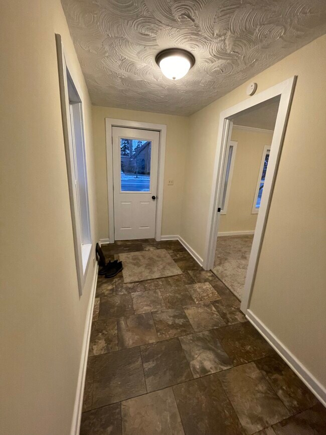 Entryway - 222 W Main St