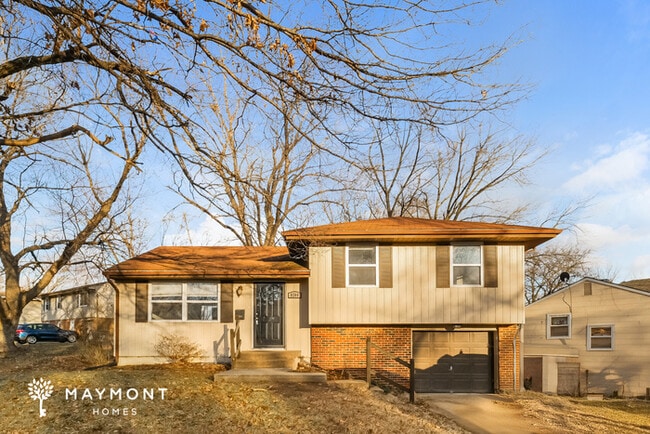 Building Photo - 8200 NE 51st St