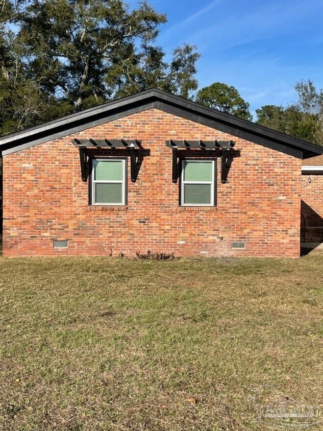 3700 Forest Glen Dr, Pensacola, FL 32504 House Rental in Pensacola