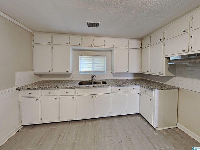 Foto del edificio - 6238 Warrior River Rd