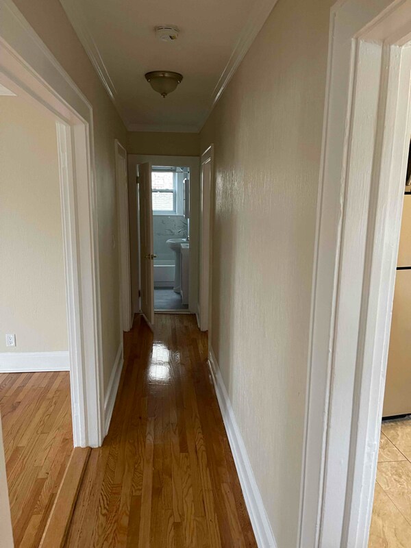 Building Photo - 67 Saratoga Ave