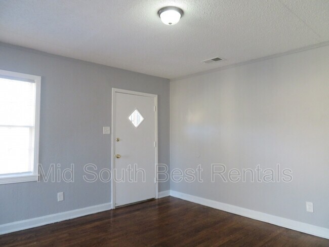 Building Photo - 1391 Kimball Cove