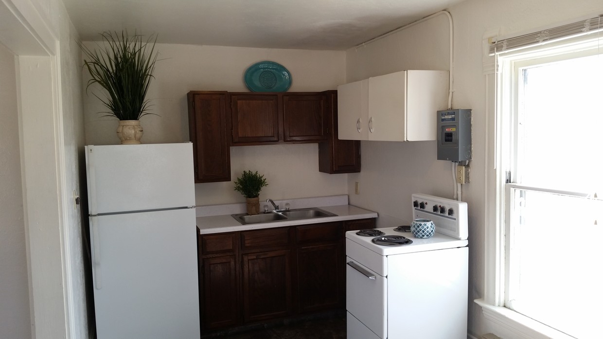 Primary Photo - 205 3rd Ave SE