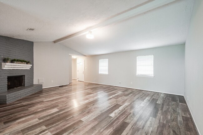 Foto del edificio - 318 Blue Tail Dr