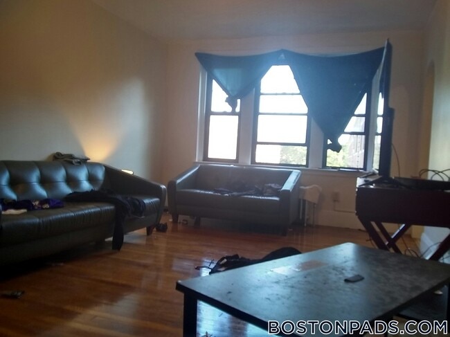 Foto del edificio - 349 Pleasant St