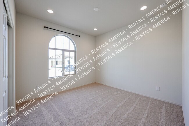 Building Photo - 18675 N 268th Ave