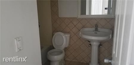 Building Photo - 4 br, 3 bath House - 3900 E Walnut Ave