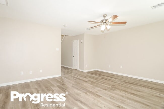 Building Photo - 28930 Rio Grande River Dr