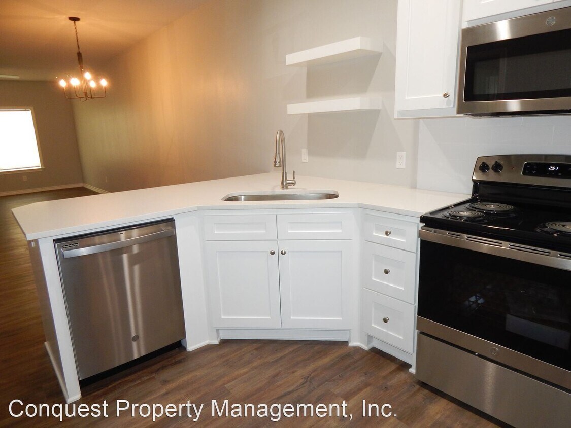 Primary Photo - 3 br, 2 bath House - 207 Gordon St. #2