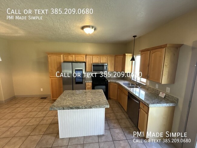 Building Photo - Huge 4BR Townhome near Trax Station | $500...