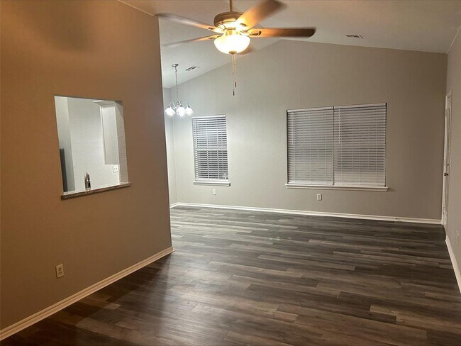 Building Photo - 8613 Hillridge Dr