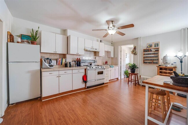 Foto del edificio - 270 Montgomery St