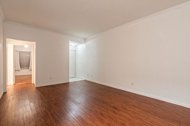 Foto del edificio - Amazing 1 bedroom, 1 bathroom Condo in Montevista!