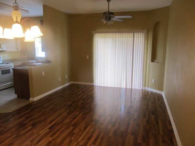 Building Photo - GREAT 3 BDRM 2-1/2 BATH WITH 1 CAR GARAGE ...