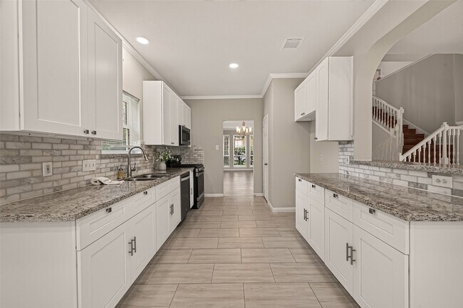 Building Photo - 5015 Cottonglen Ct