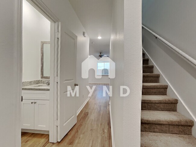 Building Photo - 1203 Boxwood Ln