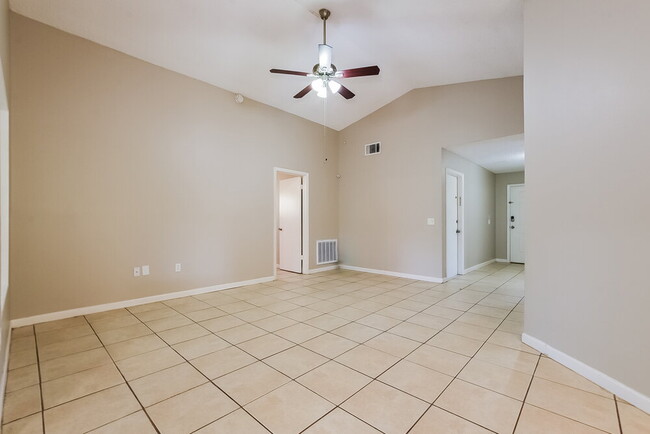 Building Photo - 1629 Sunburst Way