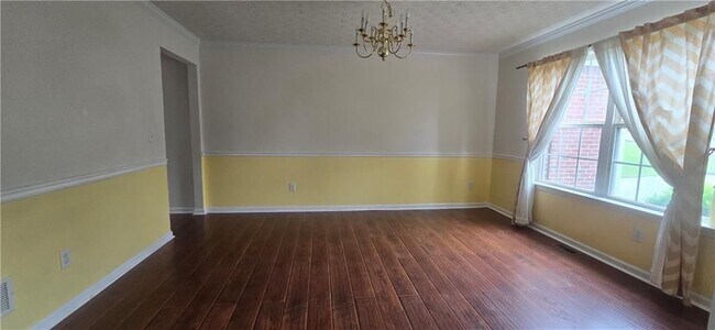 Foto del edificio - 3811 Roxfield Dr NE