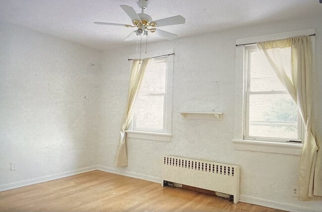 Master Bedroom - 46 Howard St