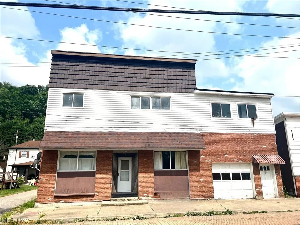 Primary Photo - 193 Main St