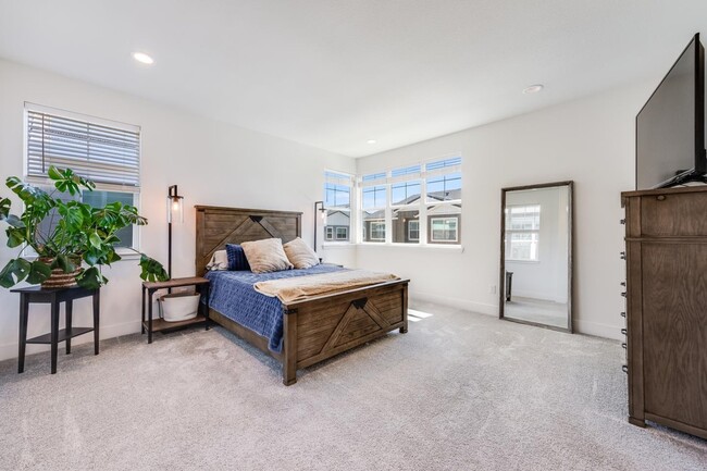 Foto del edificio - 1323 Bloom Ln