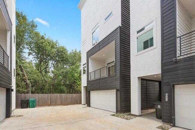 Foto del edificio - 500 Schweikhardt St