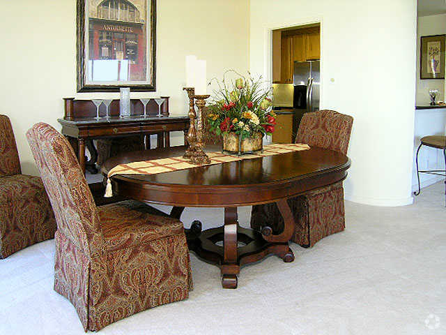 Dining Room - The Parklane